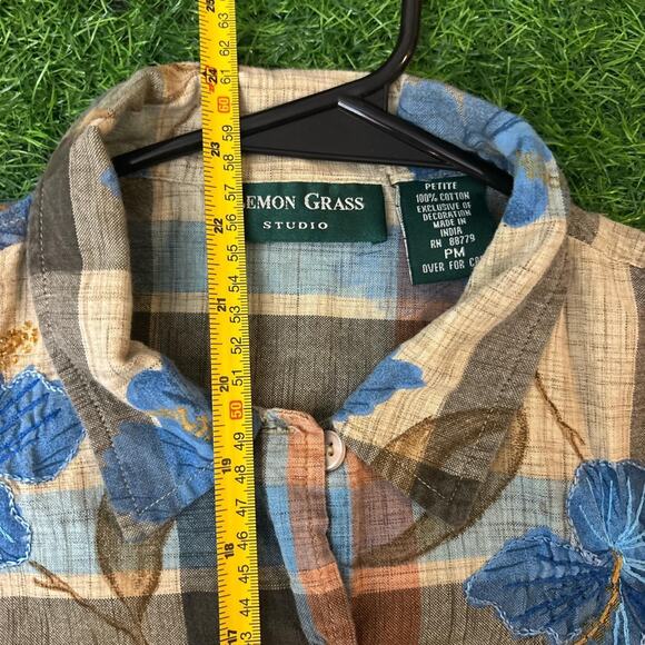 Women's Y2k Lemon Grass Embroidered Button Up Shirt - Picture 4 of 4